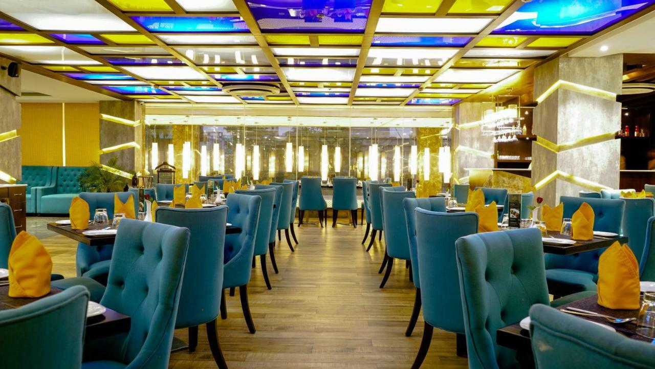Hotel Saffron Crest Силигури Экстерьер фото