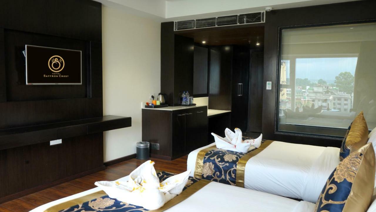 Hotel Saffron Crest Силигури Экстерьер фото