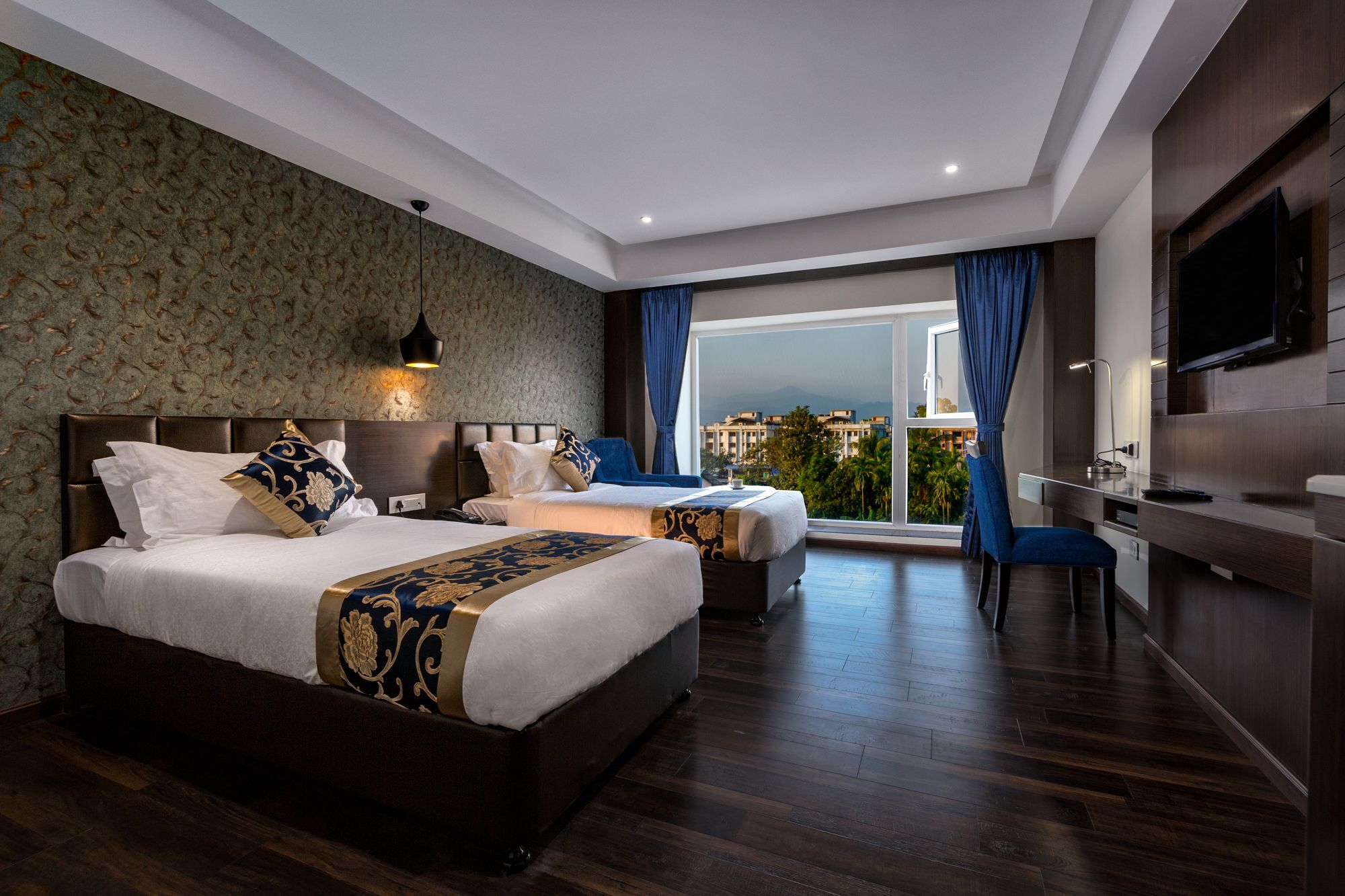 Hotel Saffron Crest Силигури Экстерьер фото